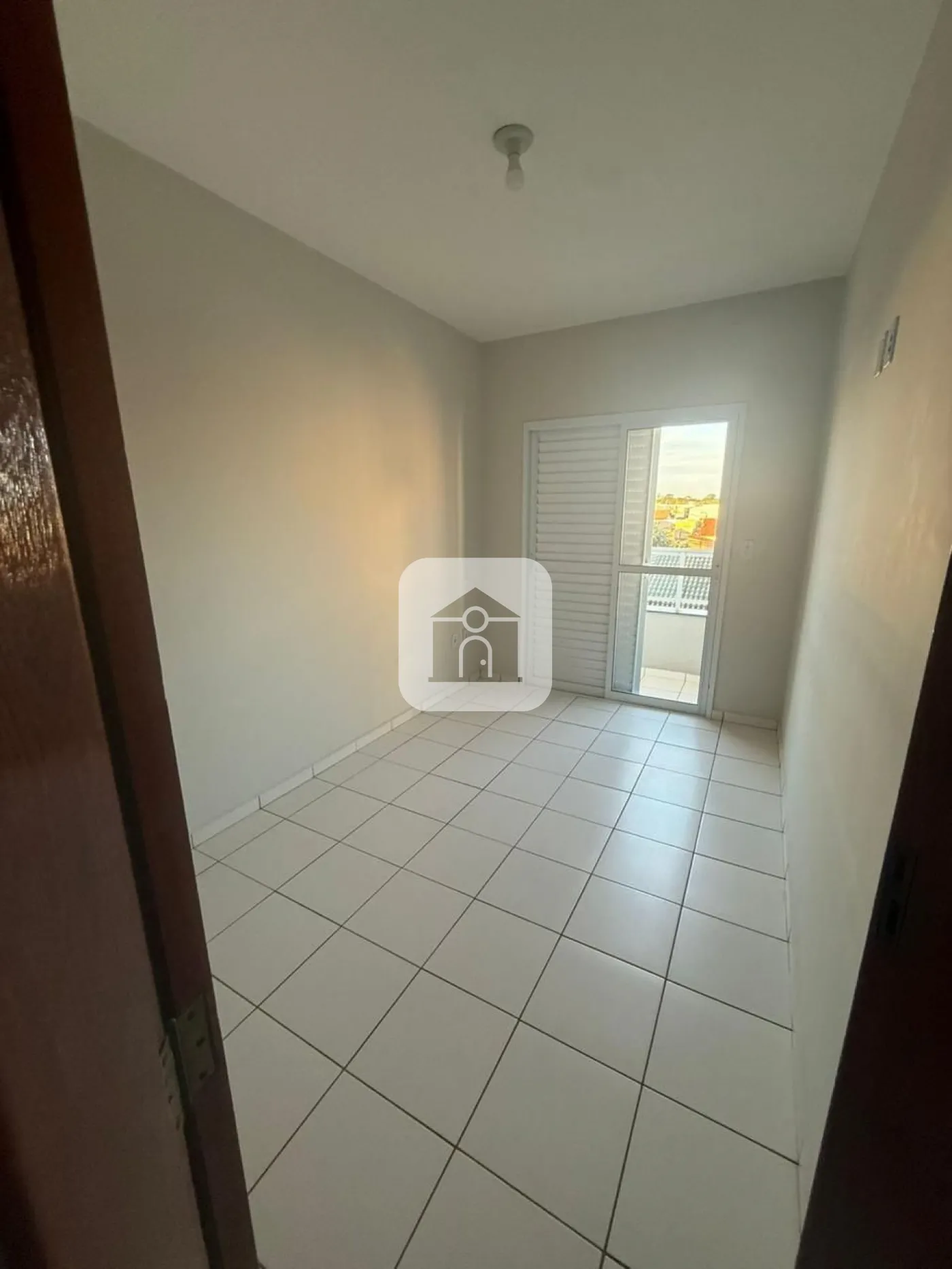 Comprar Apartamento / Padrão em Uberlândia R$ 270.000,00 - Foto 3