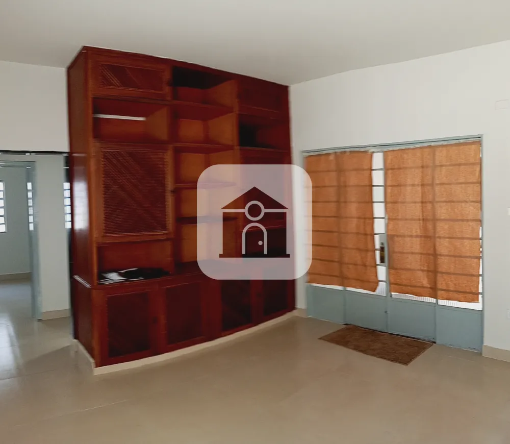 Alugar Casa / Padrão em Uberlândia R$ 3.500,00 - Foto 2