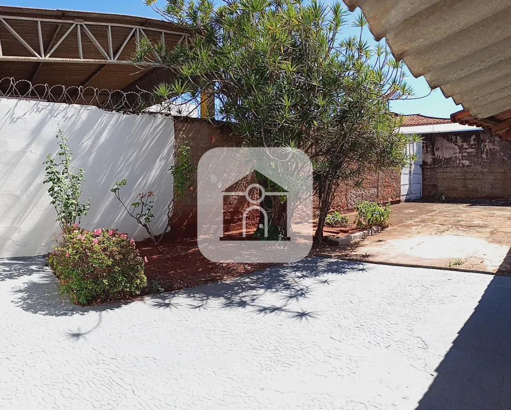 Alugar Casa / Padrão em Uberlândia R$ 3.500,00 - Foto 17