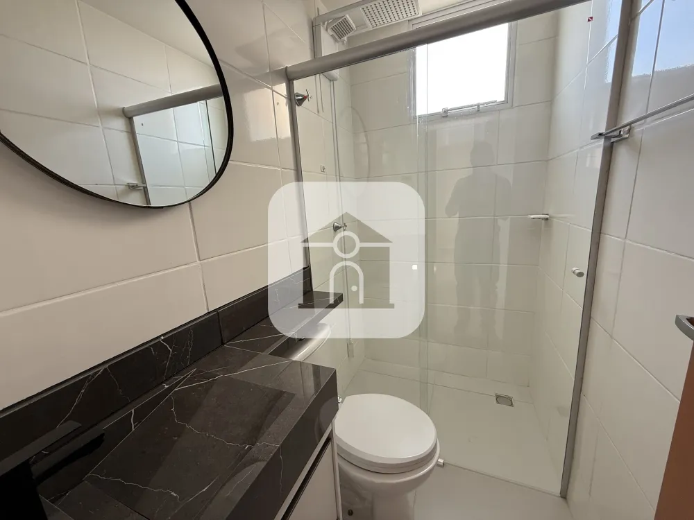 Alugar Apartamento / Padrão em Uberlandia R$ 2.300,00 - Foto 10