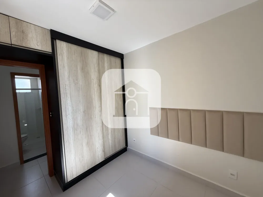Alugar Apartamento / Padrão em Uberlandia R$ 2.300,00 - Foto 12