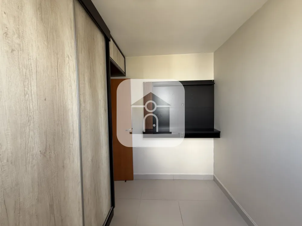 Alugar Apartamento / Padrão em Uberlandia R$ 2.300,00 - Foto 13
