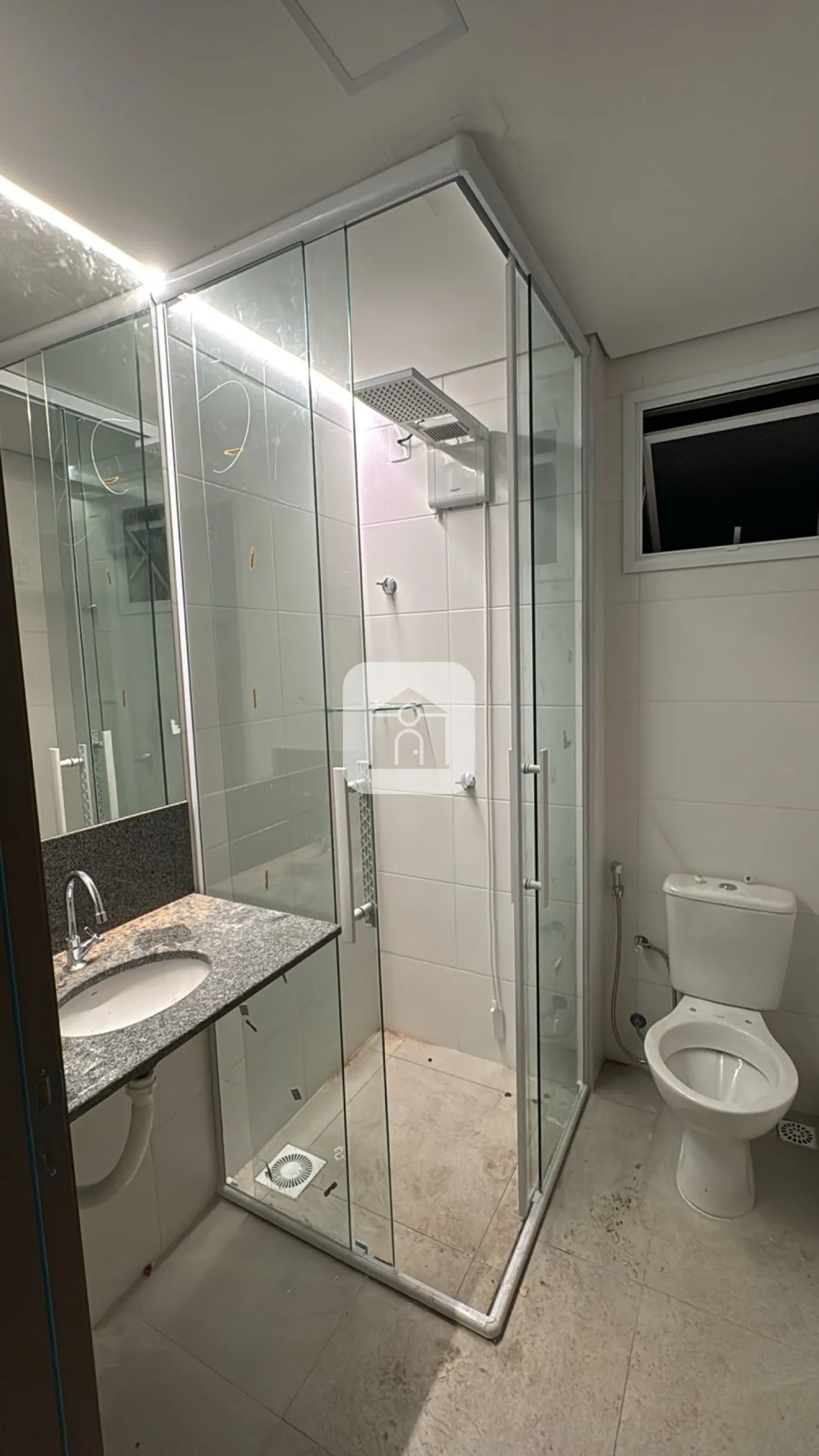 Alugar Apartamento / Padrão em Uberlândia R$ 2.000,00 - Foto 6
