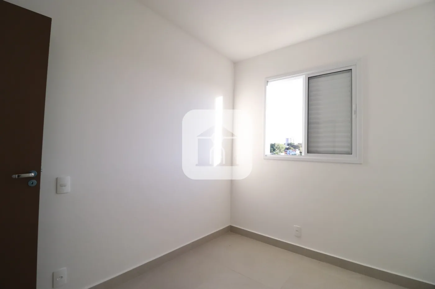 Alugar Apartamento / Padrão em Uberlândia R$ 2.000,00 - Foto 8