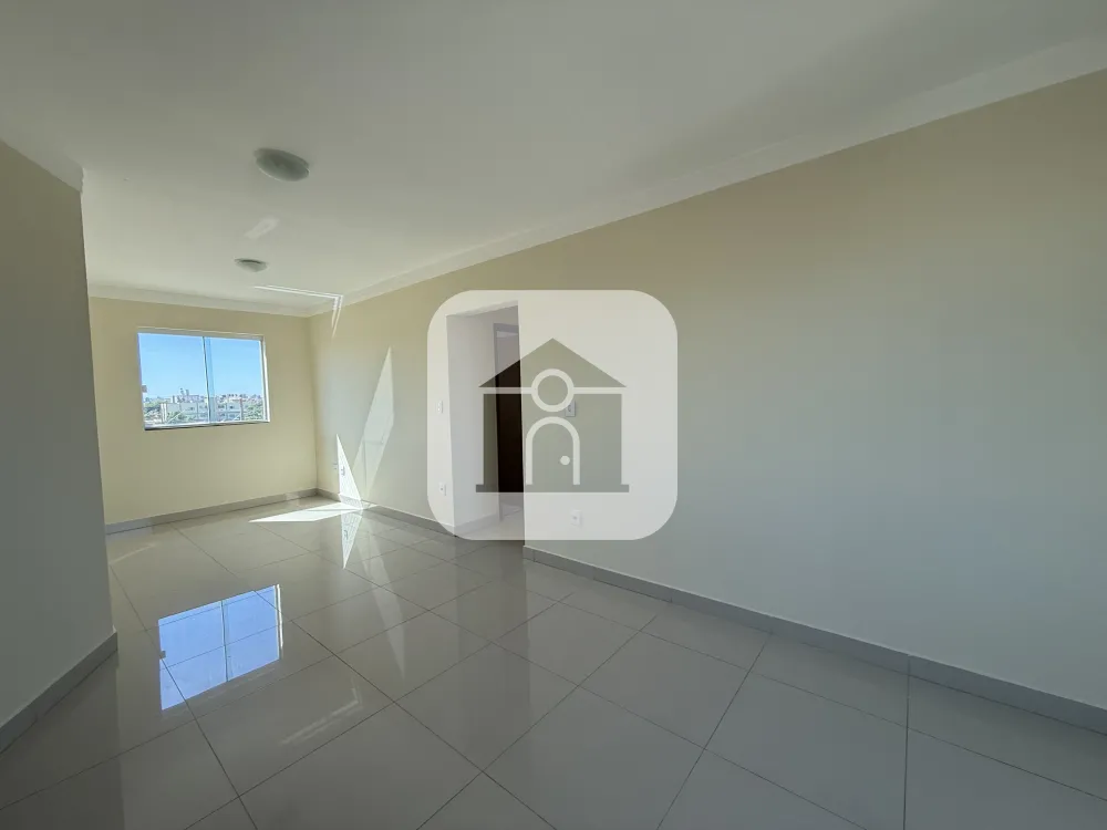 Alugar Apartamento / Padrão em Uberlândia R$ 3.000,00 - Foto 4