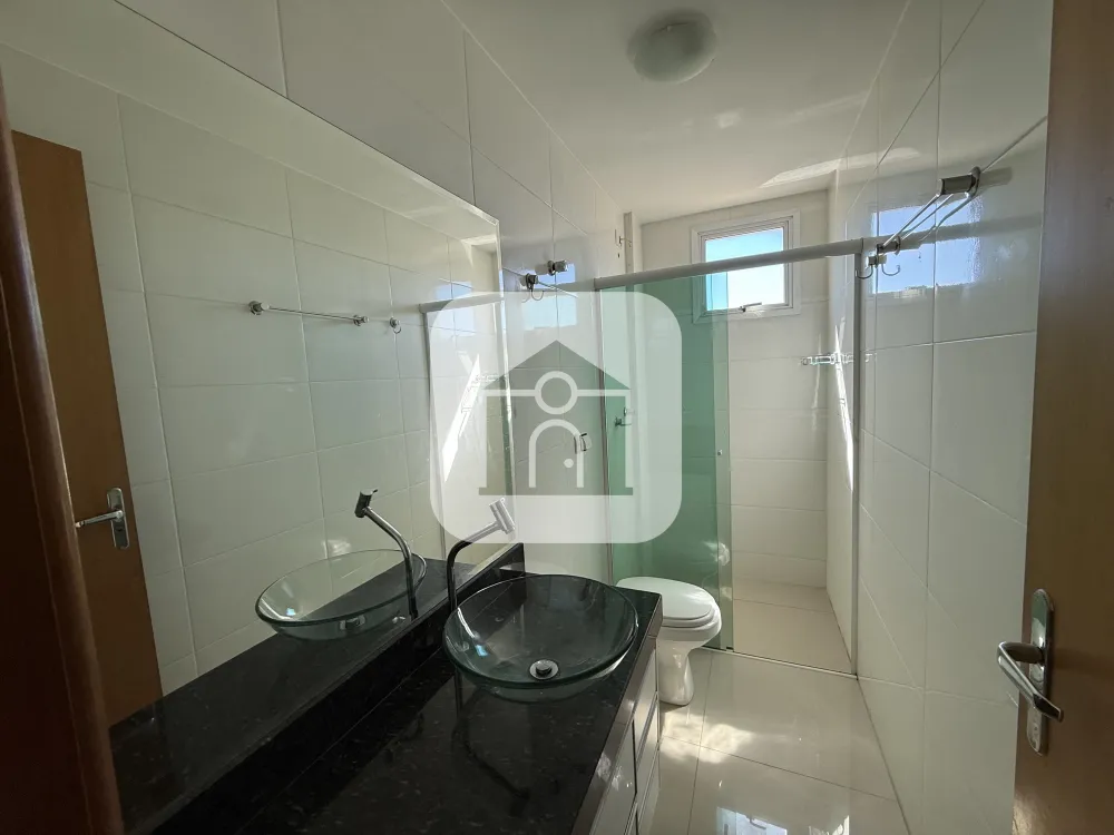 Alugar Apartamento / Padrão em Uberlândia R$ 3.000,00 - Foto 20