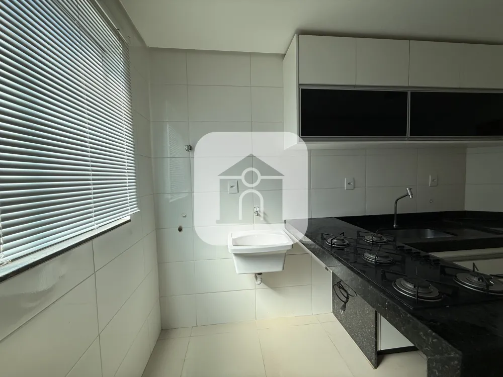 Alugar Apartamento / Padrão em Uberlândia R$ 3.000,00 - Foto 9