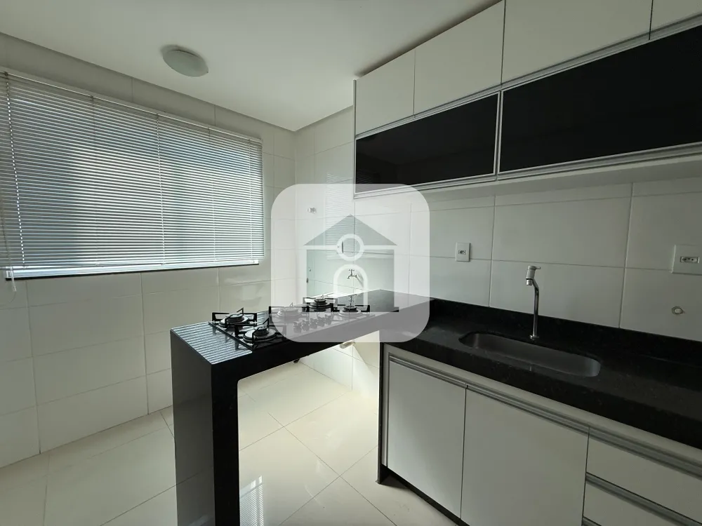 Alugar Apartamento / Padrão em Uberlândia R$ 3.000,00 - Foto 8