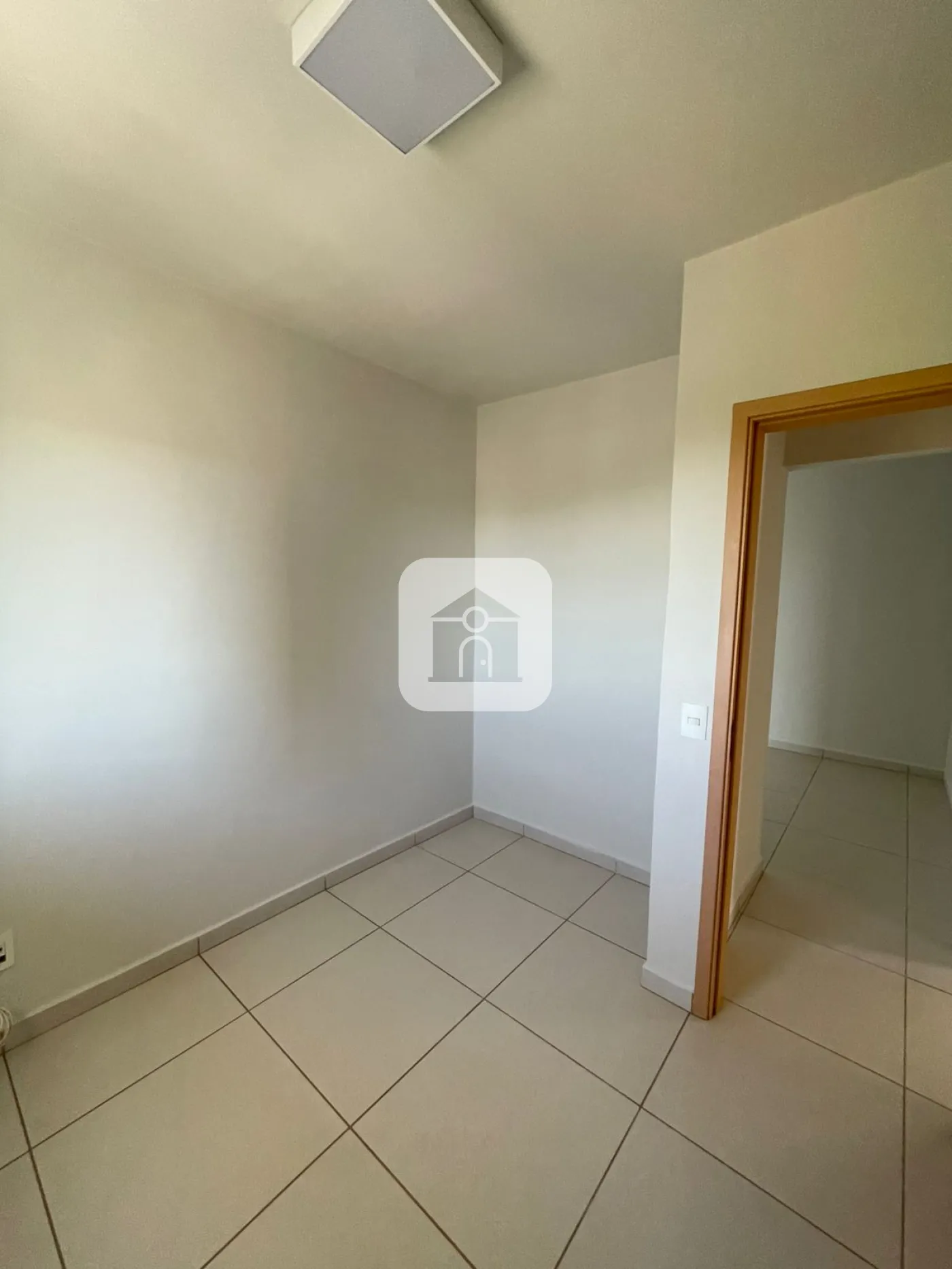 Alugar Apartamento / Padrão em Uberlândia R$ 2.600,00 - Foto 9