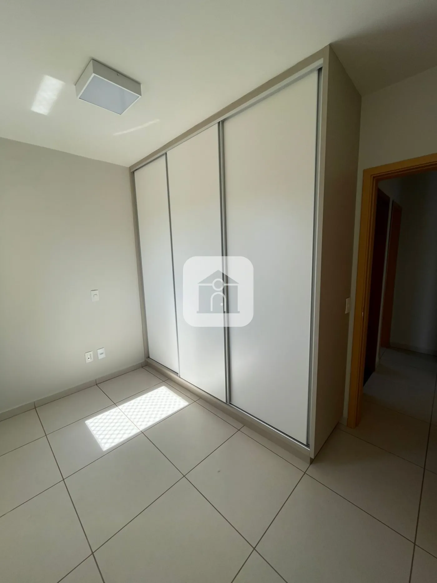 Alugar Apartamento / Padrão em Uberlândia R$ 2.600,00 - Foto 11