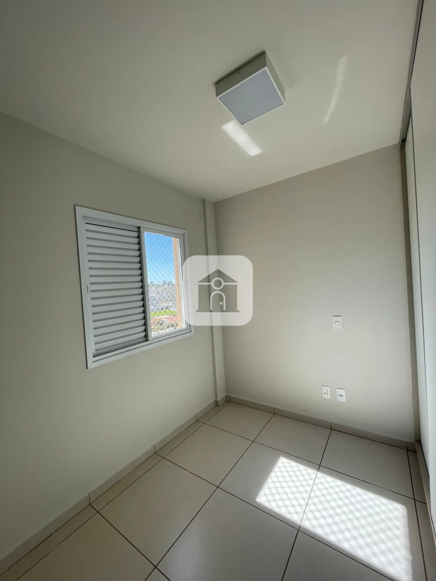 Alugar Apartamento / Padrão em Uberlândia R$ 2.600,00 - Foto 12
