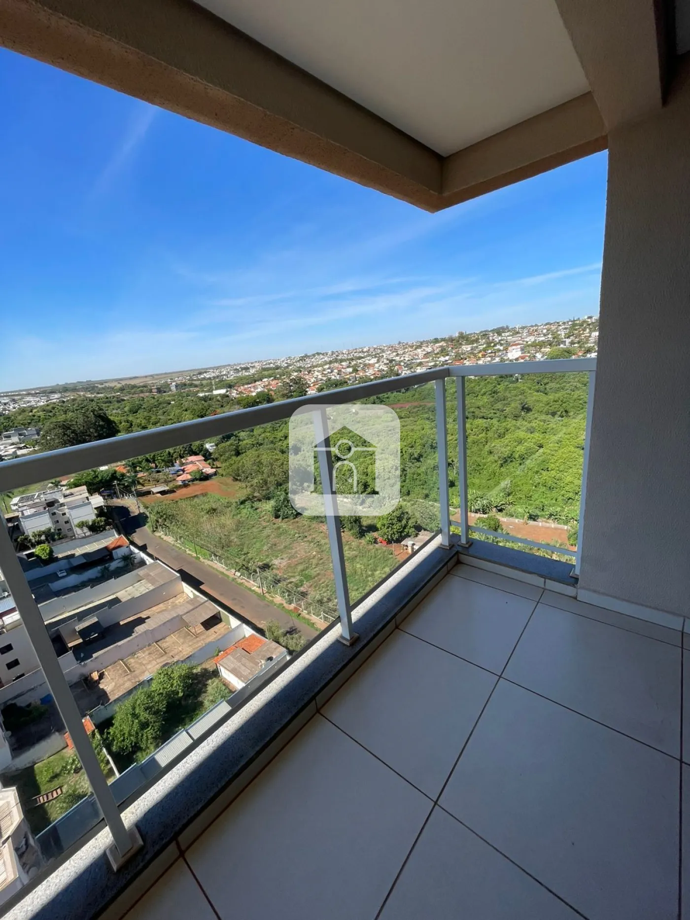 Alugar Apartamento / Padrão em Uberlândia R$ 2.600,00 - Foto 16
