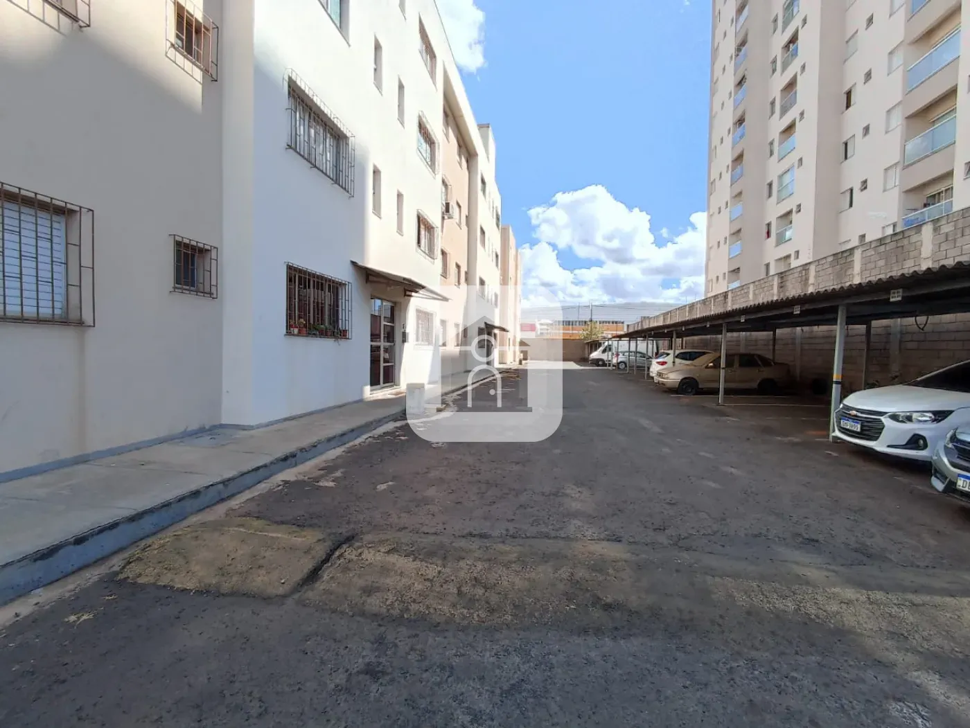 Comprar Apartamento / Padrão em Uberlandia R$ 200.000,00 - Foto 1