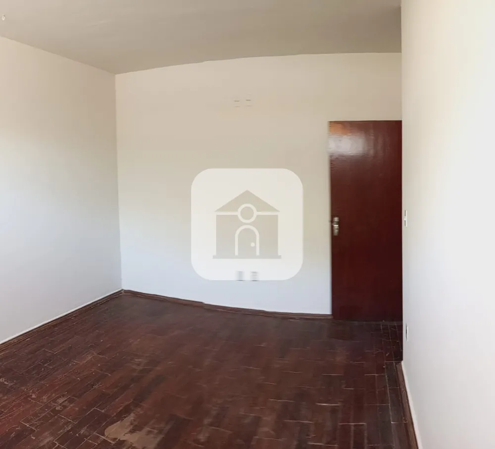Alugar Casa / Padrão em Uberlândia R$ 1.600,00 - Foto 2