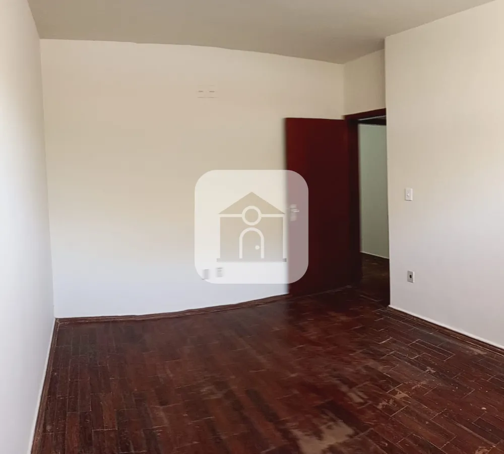 Alugar Casa / Padrão em Uberlândia R$ 1.600,00 - Foto 3