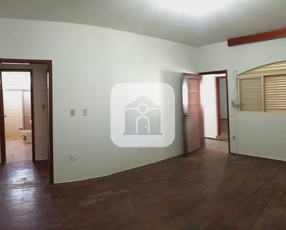 Alugar Casa / Padrão em Uberlândia R$ 1.600,00 - Foto 6