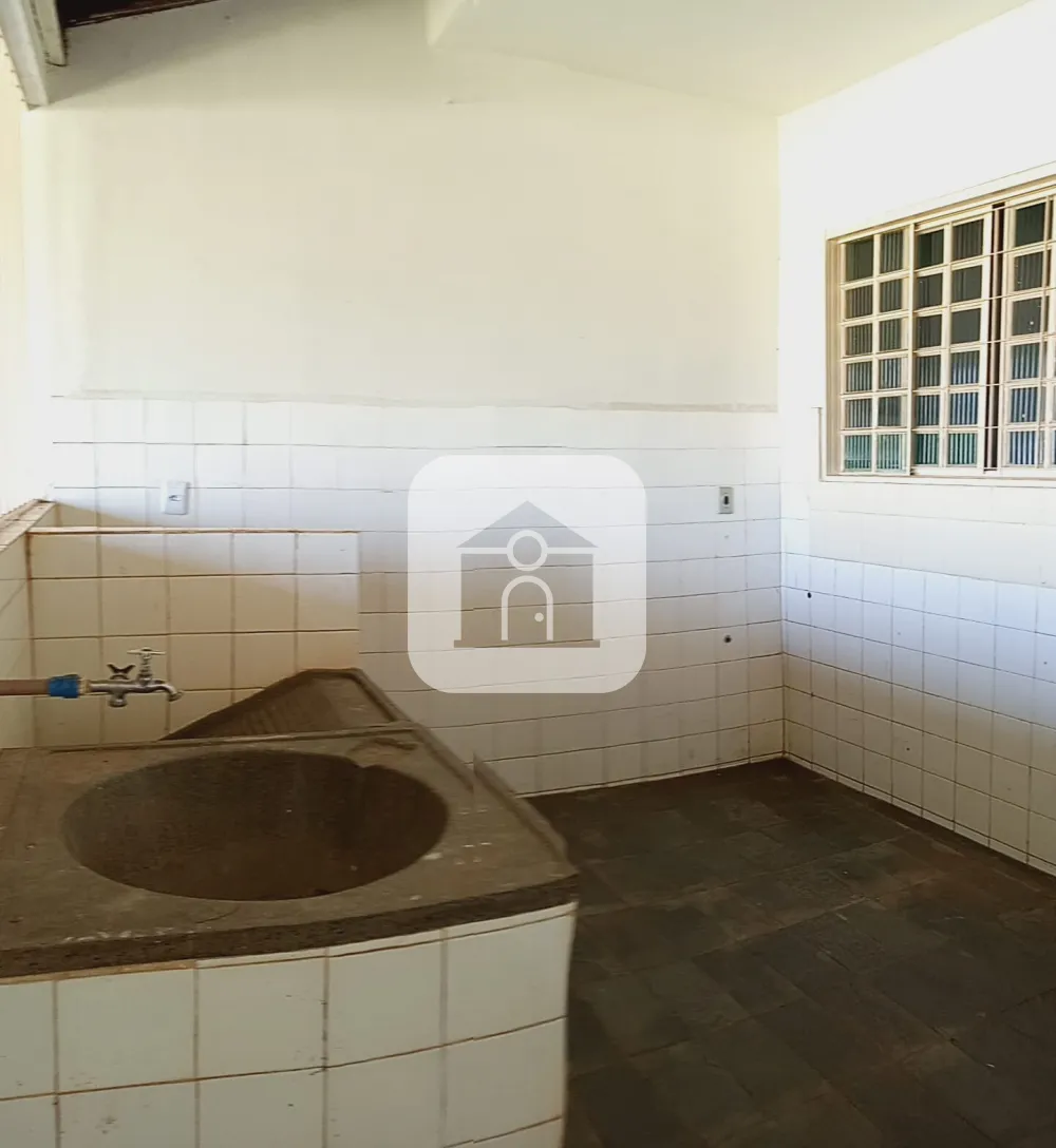Alugar Casa / Padrão em Uberlândia R$ 1.600,00 - Foto 11