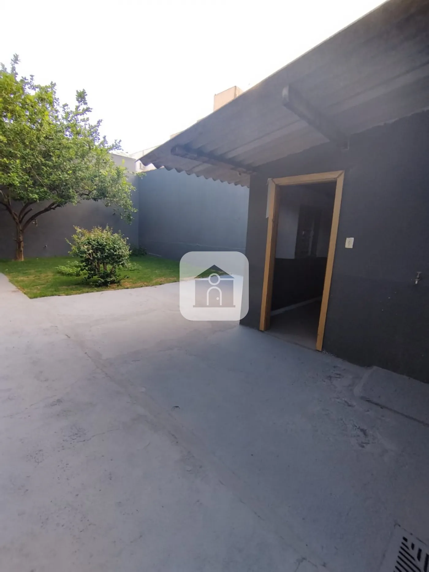 Alugar Casa / Padrão em Uberlândia R$ 3.800,00 - Foto 2