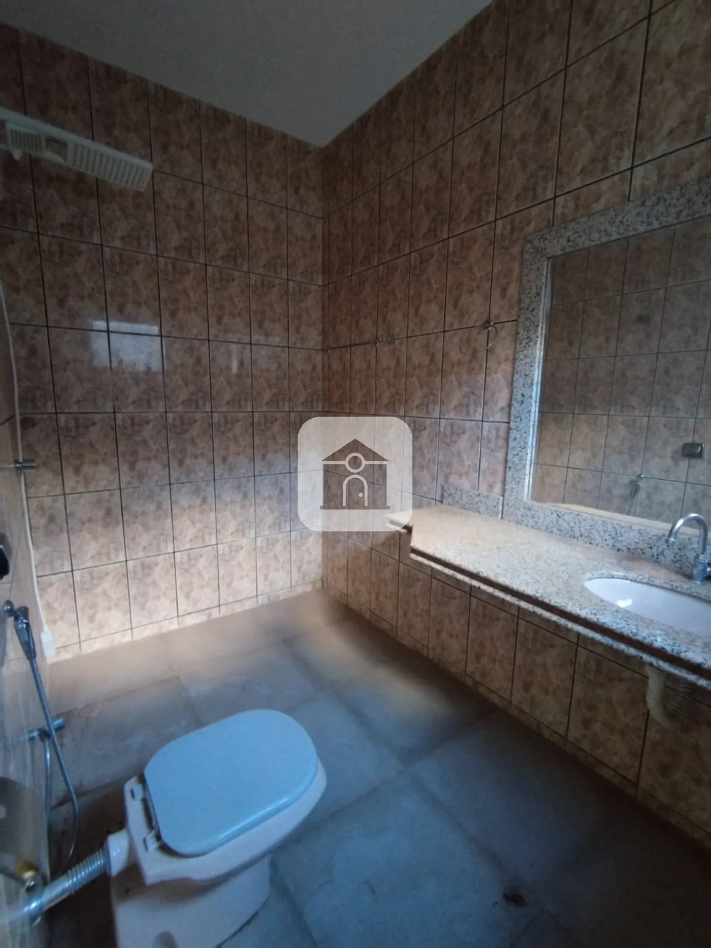 Alugar Casa / Padrão em Uberlândia R$ 3.800,00 - Foto 8