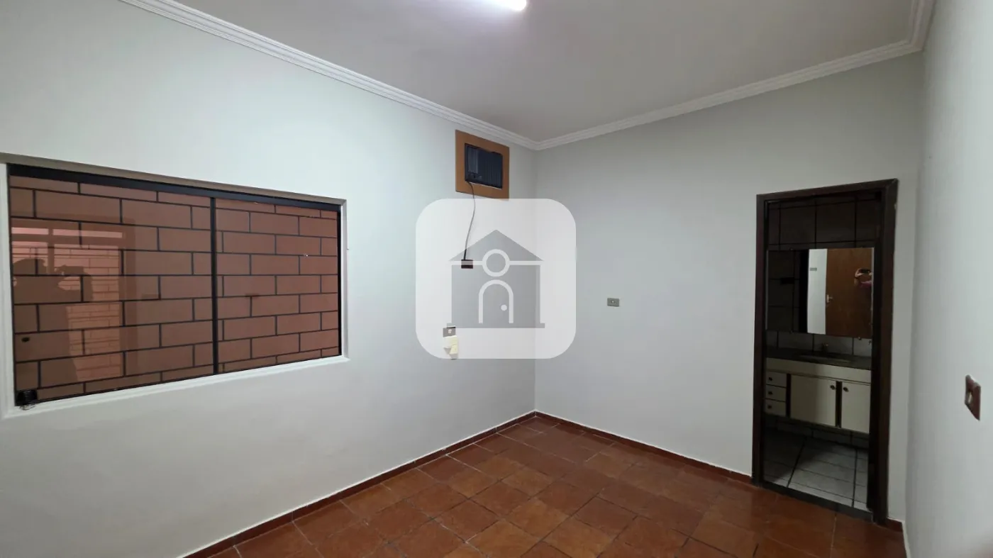 Alugar Casa / Padrão em Uberlândia R$ 3.800,00 - Foto 27