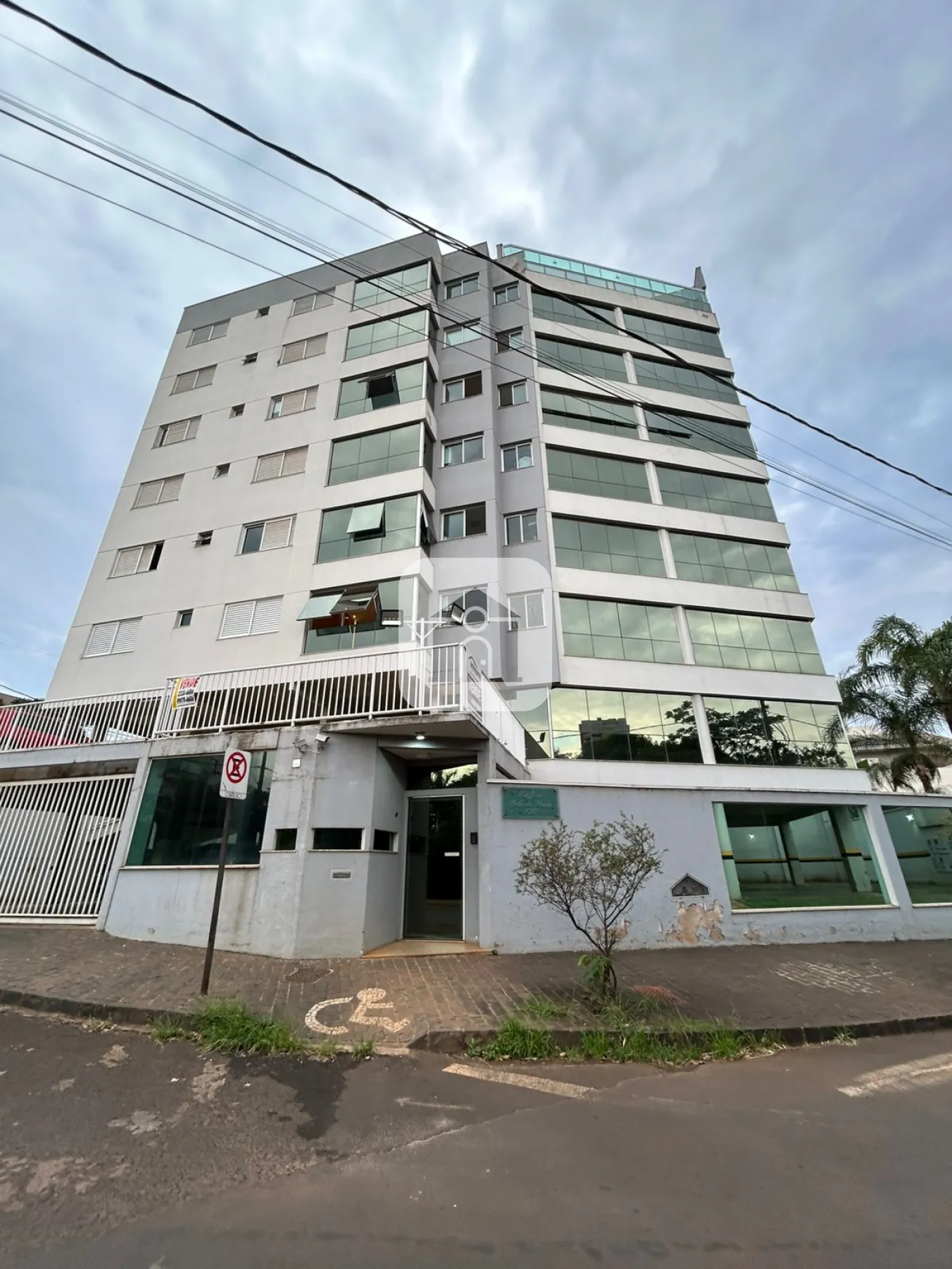 Alugar Casa / Padrão em Uberlândia R$ 3.800,00 - Foto 24
