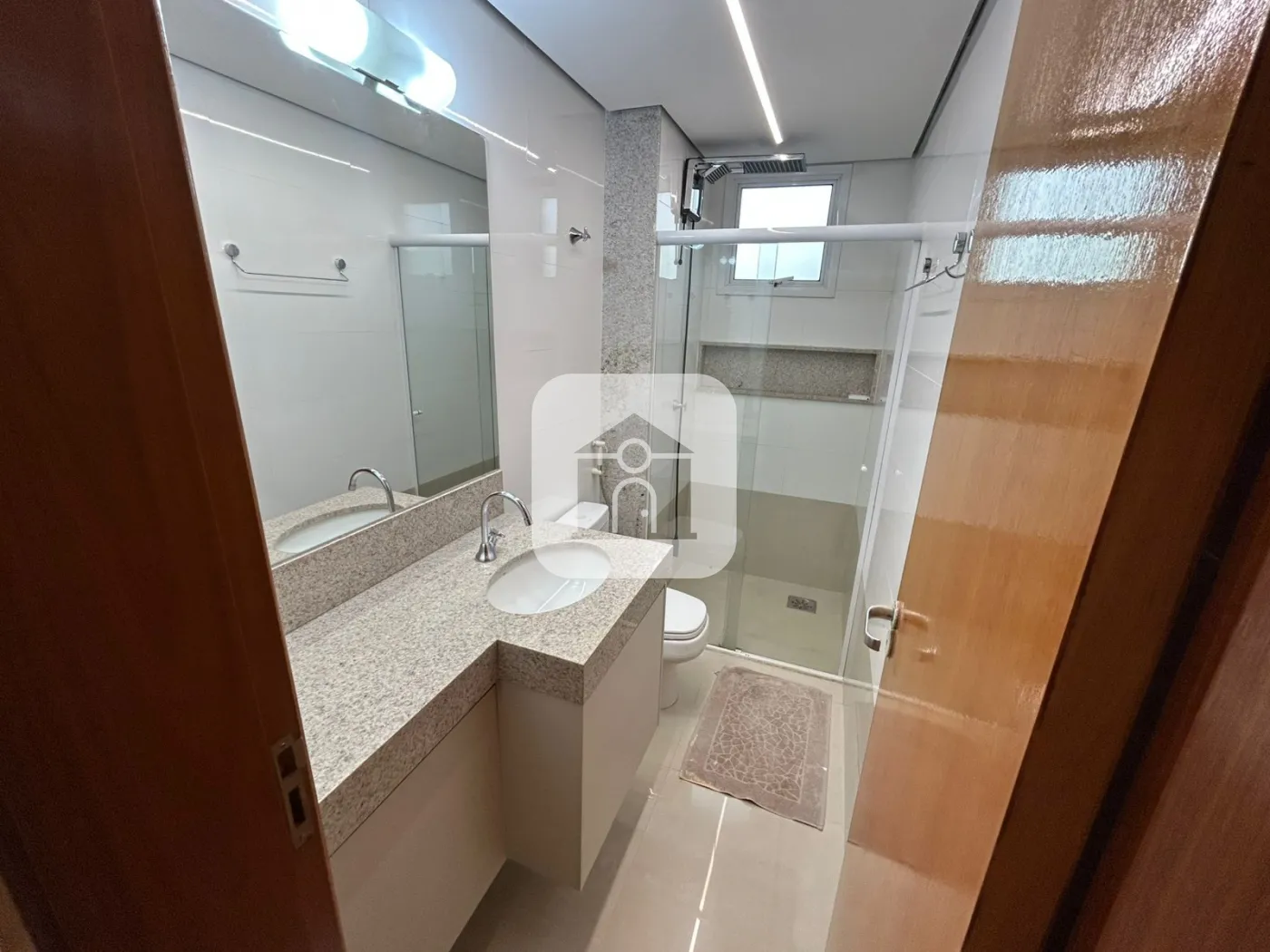 Alugar Casa / Padrão em Uberlândia R$ 3.800,00 - Foto 36