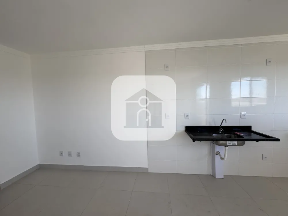Alugar Apartamento / Padrão em Uberlândia R$ 1.300,00 - Foto 3