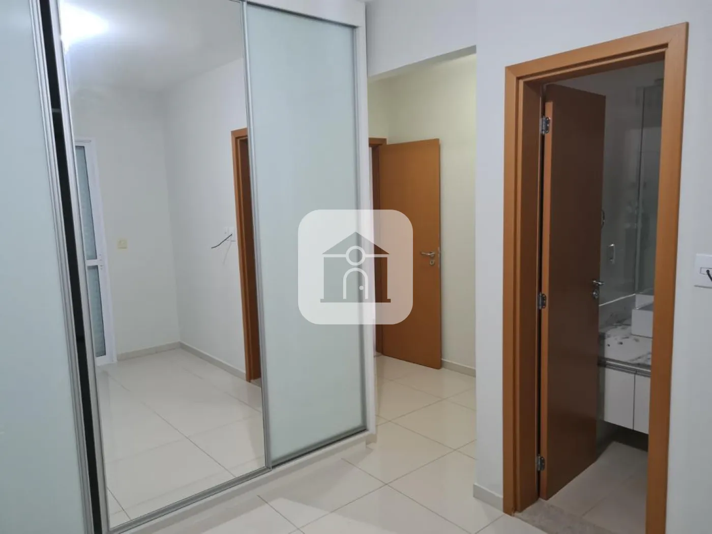 Comprar Apartamento / Padrão em Uberlândia R$ 660.000,00 - Foto 8