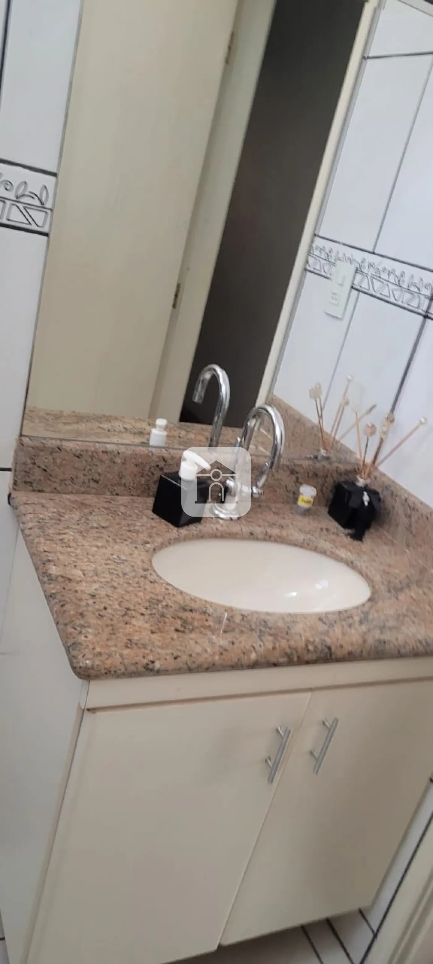 Comprar Casa / Padrão em Uberlândia R$ 950.000,00 - Foto 16