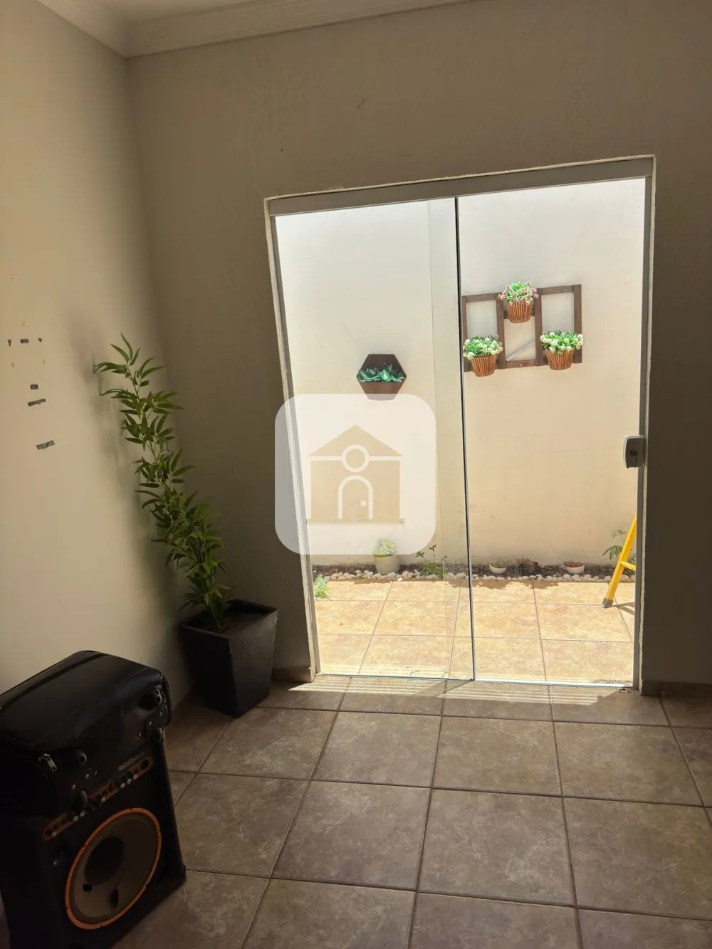 Alugar Casa / Padrão em Uberlândia R$ 2.500,00 - Foto 4