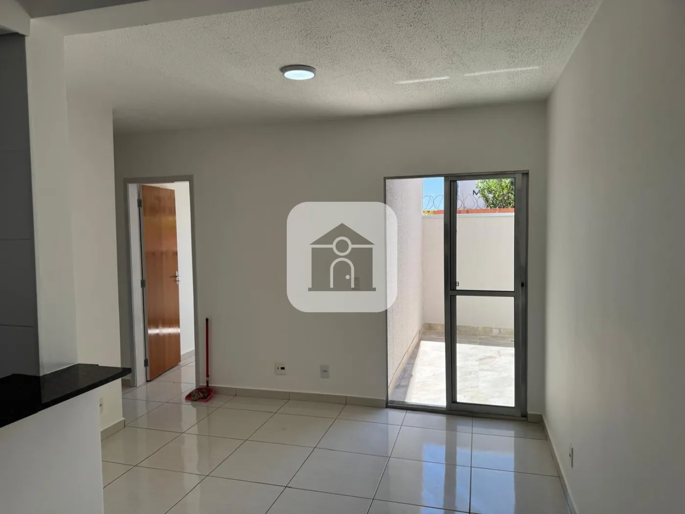 Comprar Apartamento / Padrão em Uberlândia R$ 200.000,00 - Foto 1
