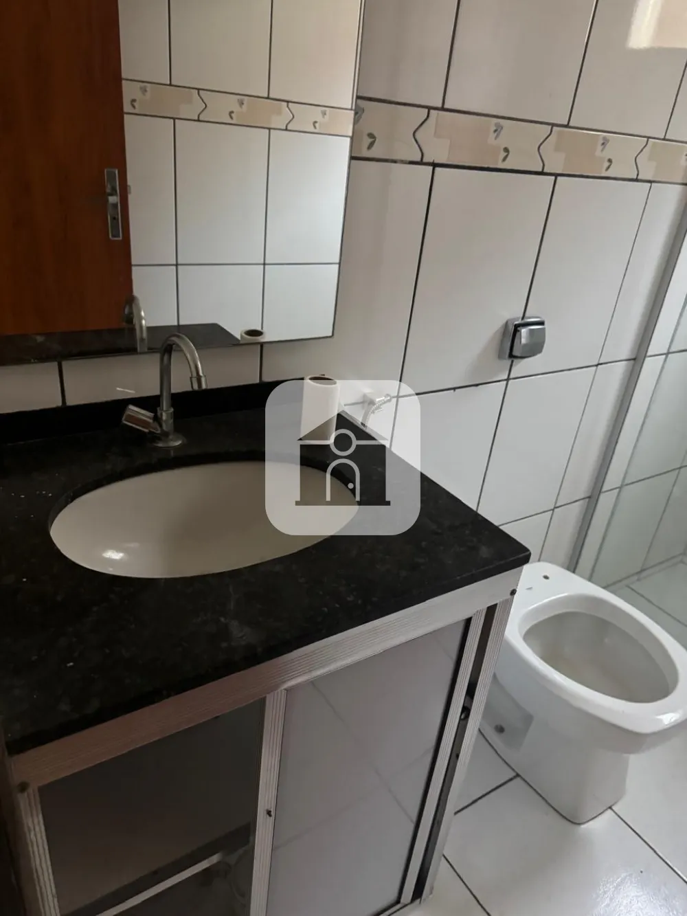 Alugar Casa / Padrão em Uberlândia R$ 1.900,00 - Foto 16