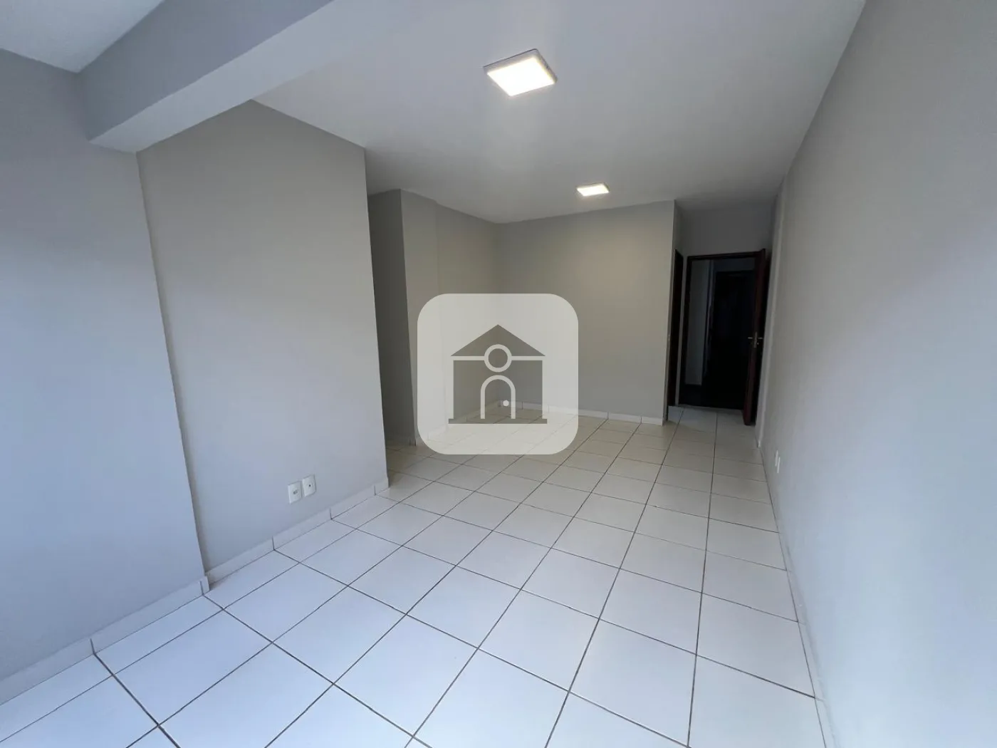 Comprar Apartamento / Padrão em Uberlandia R$ 290.000,00 - Foto 2