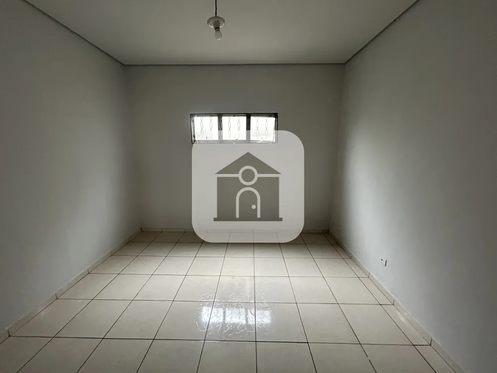 Alugar Casa / Padrão em Uberlândia R$ 950,00 - Foto 1