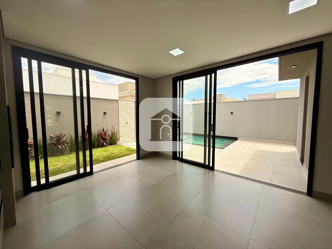 Comprar Casa / Condomínio ou Loteamento Fechado em Uberlândia R$ 2.080.000,00 - Foto 4