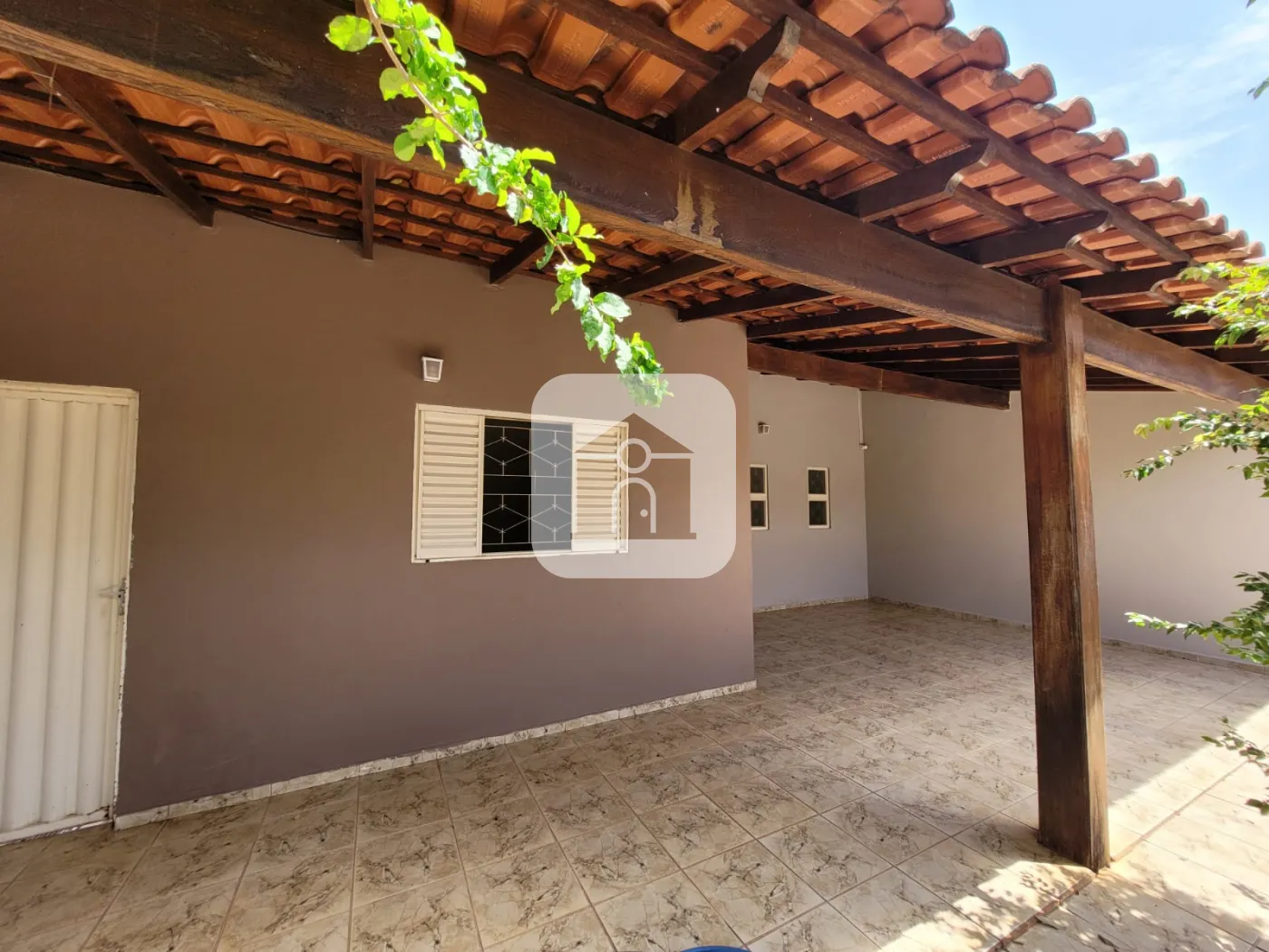 Comprar Casa / Padrão em Uberlândia R$ 550.000,00 - Foto 3