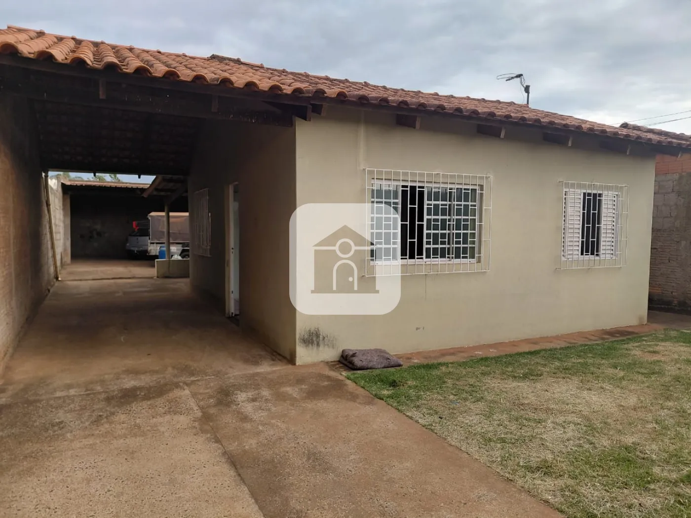Comprar Casa / Padrão em Uberlândia R$ 280.000,00 - Foto 1