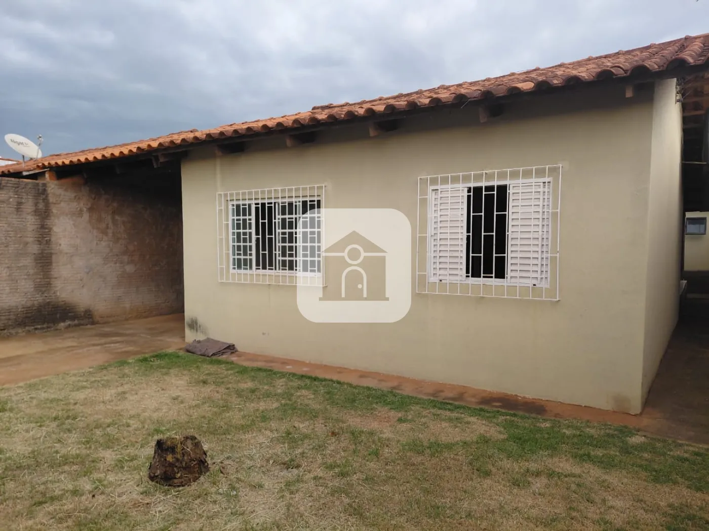 Comprar Casa / Padrão em Uberlândia R$ 280.000,00 - Foto 2