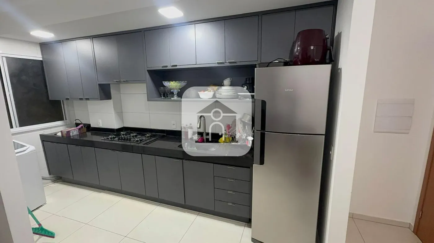 Comprar Apartamento / Padrão em Uberlandia R$ 300.000,00 - Foto 1