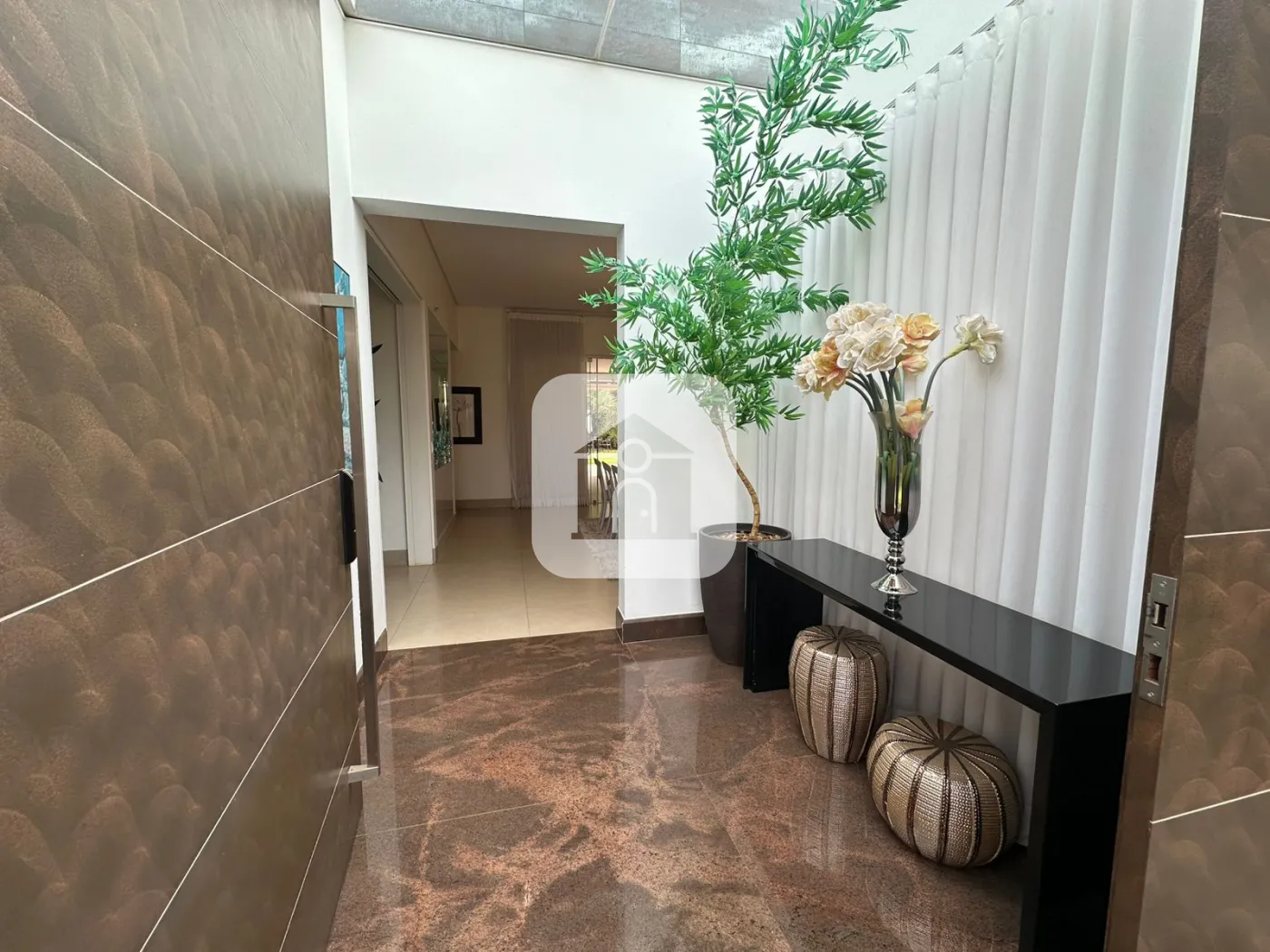 Alugar Casa / Condomínio ou Loteamento Fechado em Uberlandia R$ 26.000,00 - Foto 1