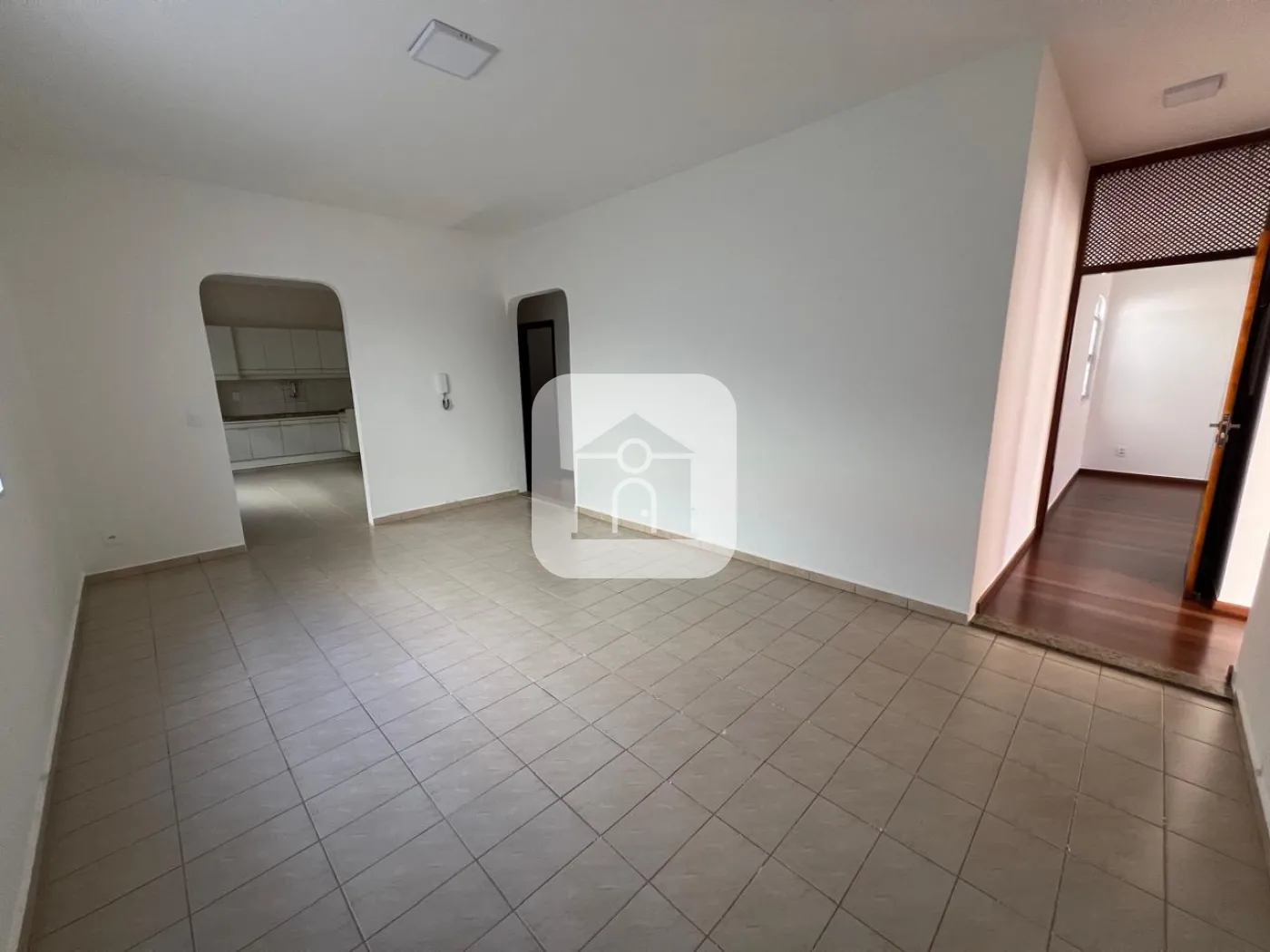 Comprar Casa / Padrão em Uberlândia R$ 890.000,00 - Foto 7