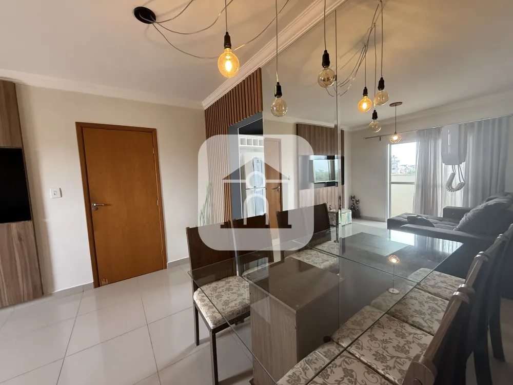 Alugar Apartamento / Padrão em Uberlândia R$ 2.300,00 - Foto 5
