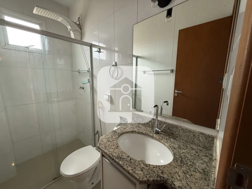 Alugar Apartamento / Padrão em Uberlândia R$ 2.300,00 - Foto 14