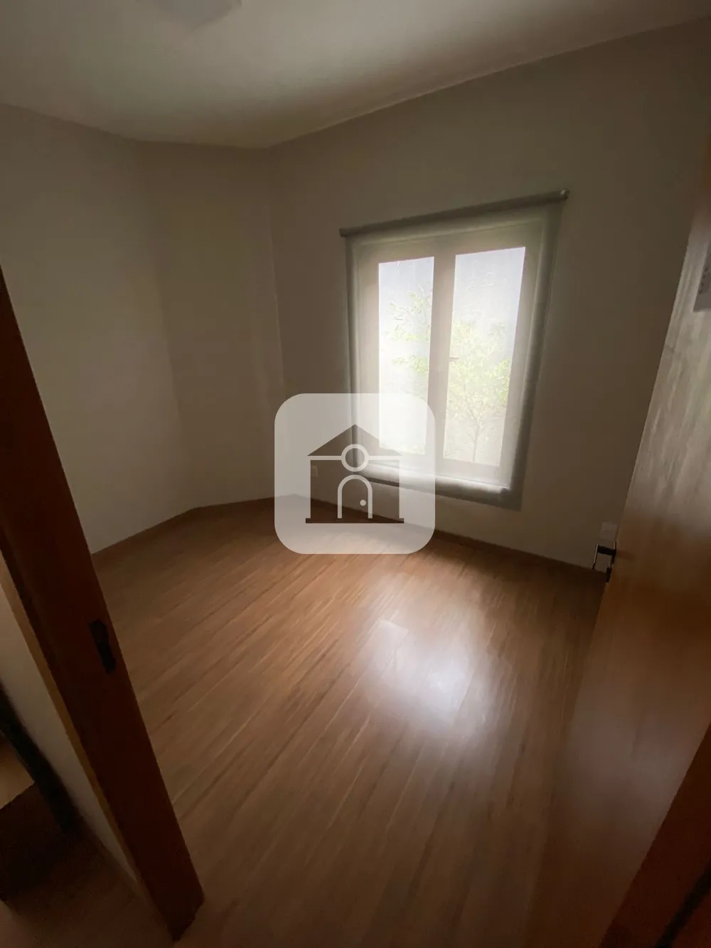 Alugar Comercial / Sala Comercial em Uberlândia R$ 1.800,00 - Foto 1