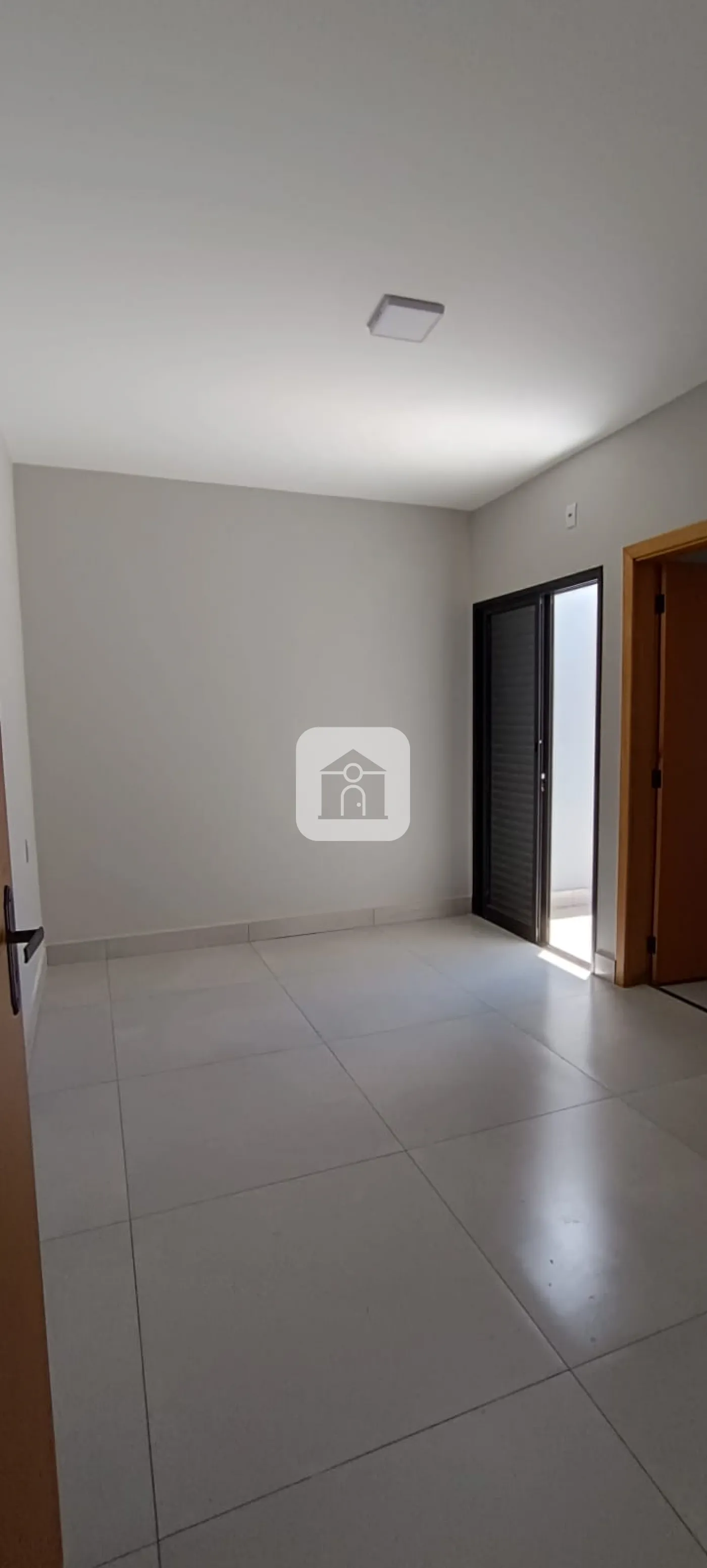 Comprar Apartamento / Padrão em Uberlândia R$ 399.000,00 - Foto 5