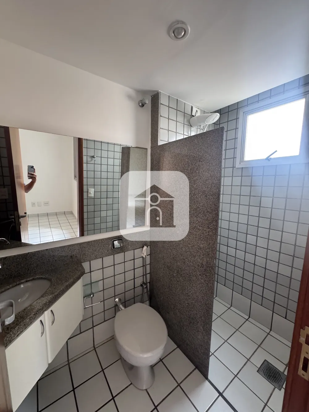 Alugar Apartamento / Padrão em Uberlândia R$ 1.700,00 - Foto 8