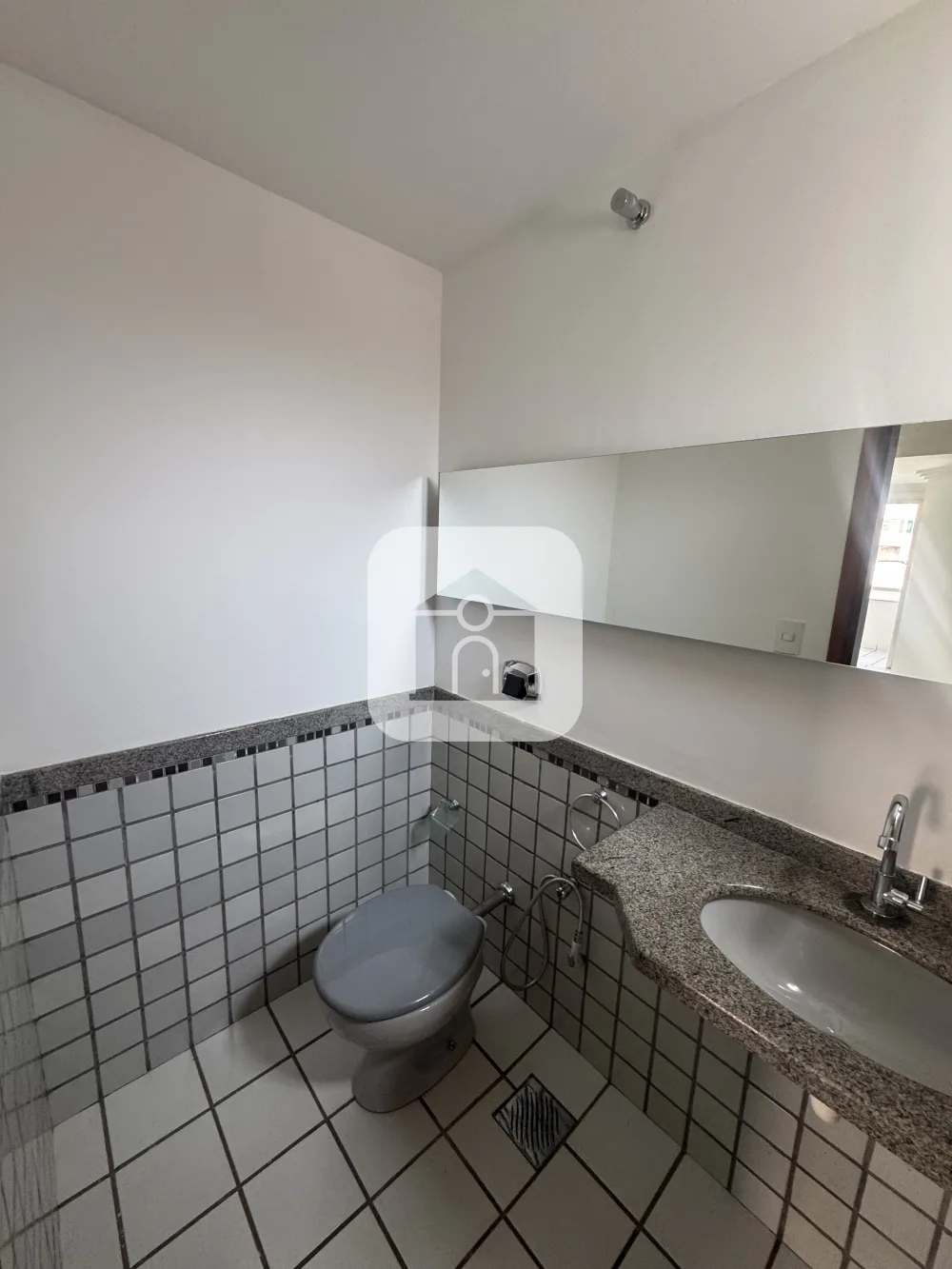 Alugar Apartamento / Padrão em Uberlândia R$ 1.700,00 - Foto 9
