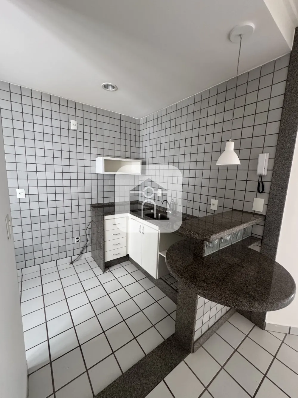 Alugar Apartamento / Padrão em Uberlândia R$ 1.700,00 - Foto 4