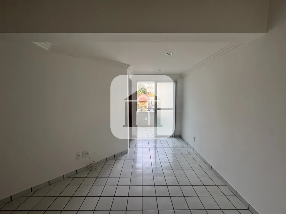 Alugar Apartamento / Padrão em Uberlândia R$ 1.700,00 - Foto 2
