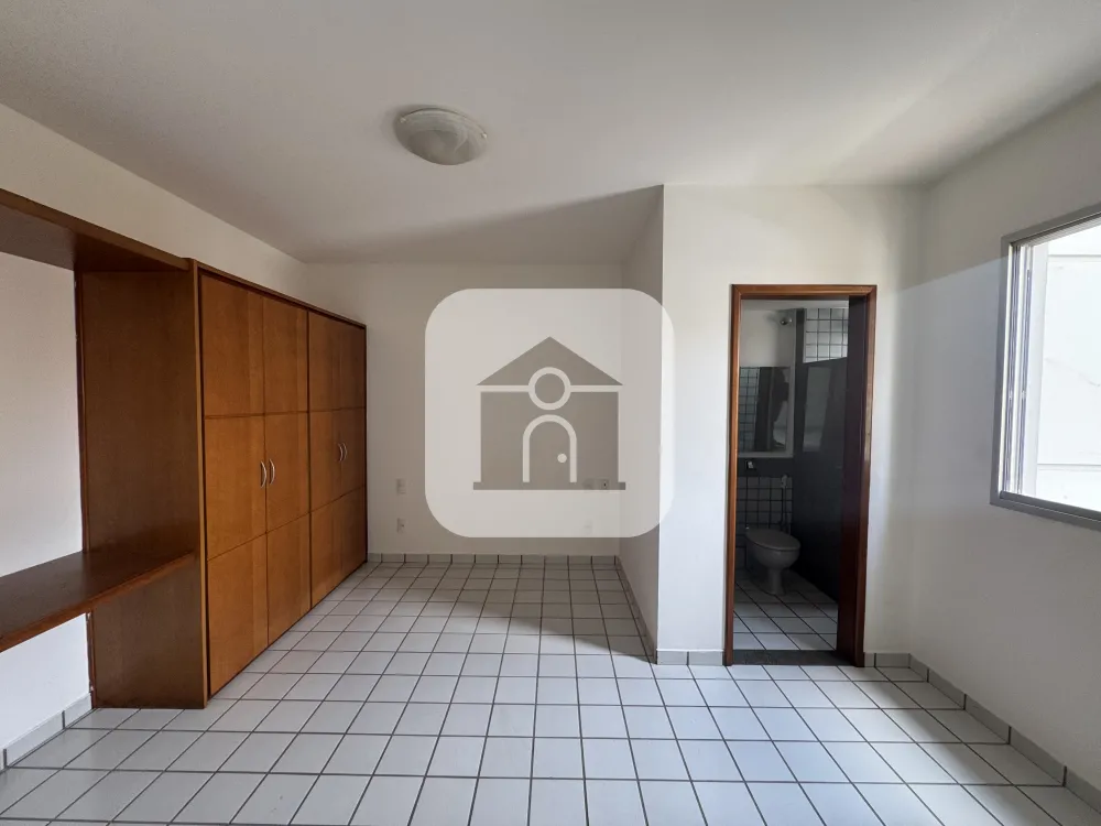 Alugar Apartamento / Padrão em Uberlândia R$ 1.700,00 - Foto 6